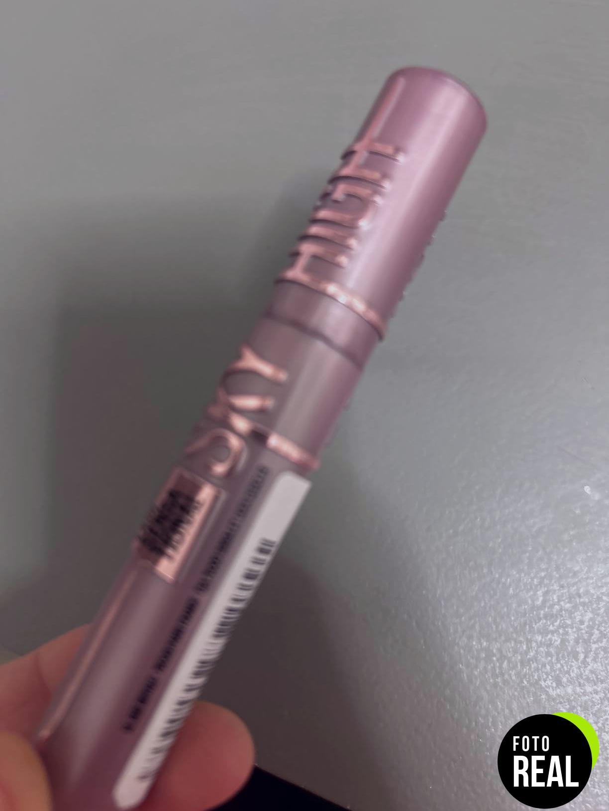 maybelline-mascara-volumizante-01-sky-high-foto-2