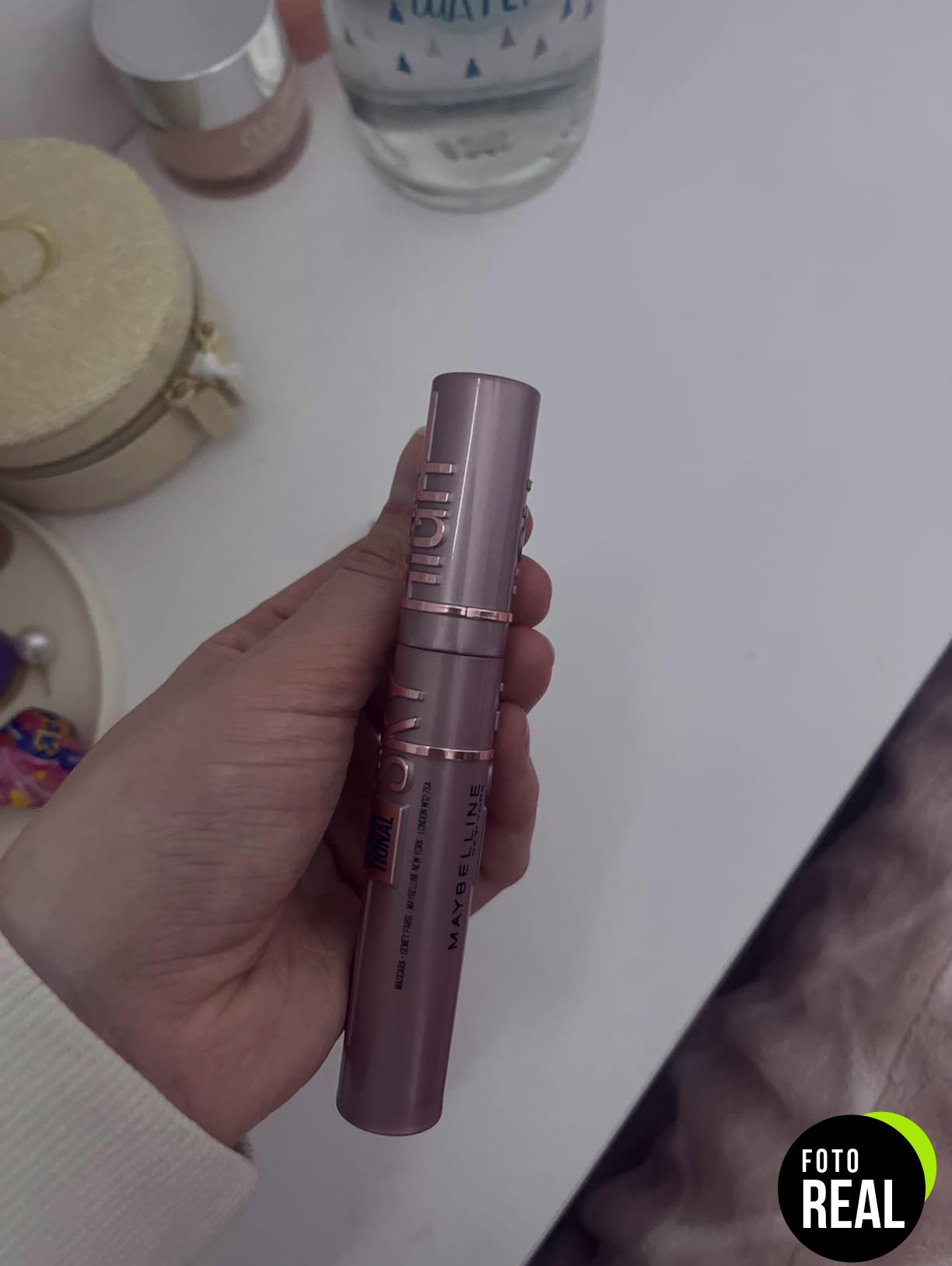 maybelline-mascara-volumizante-01-sky-high-foto-3