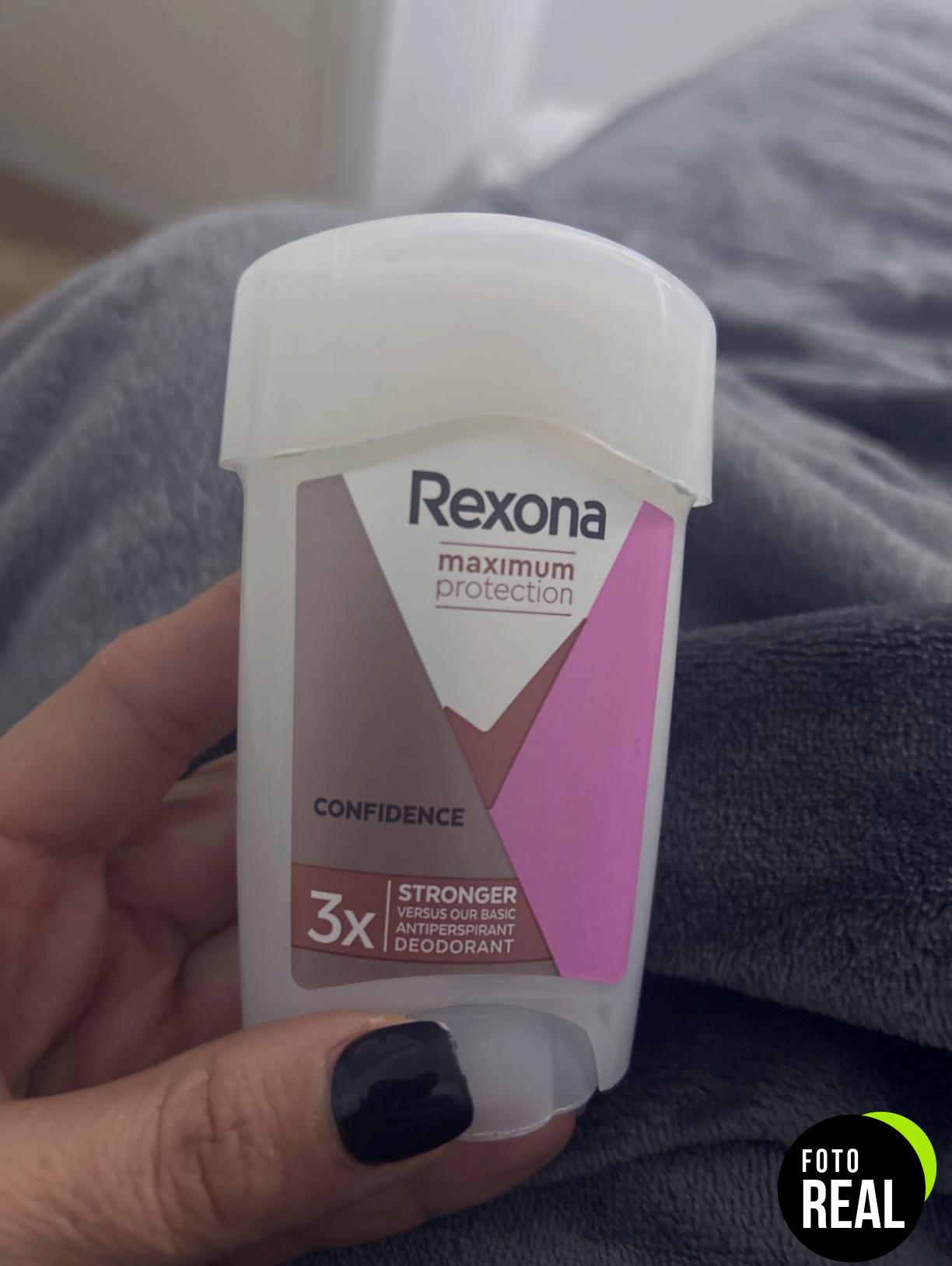 rexona-desodorante-mujer-45ml-soft-solid-foto-1