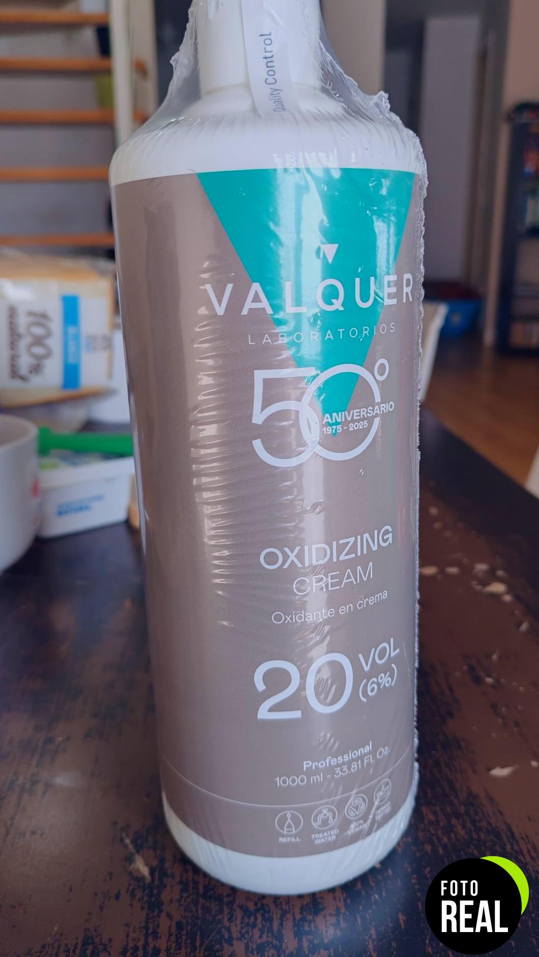 valquer-agua-oxigenada-40-volumenes-profesional-1l-foto-2